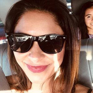 Meet your Posher, Yvette